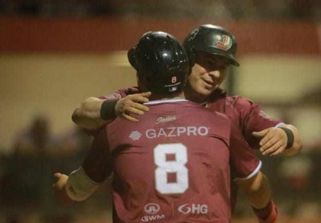 Lucen Indios su poder, remontan y ganan a Rojos