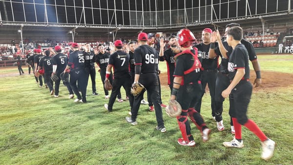 Extienden Rojos racha ganadora